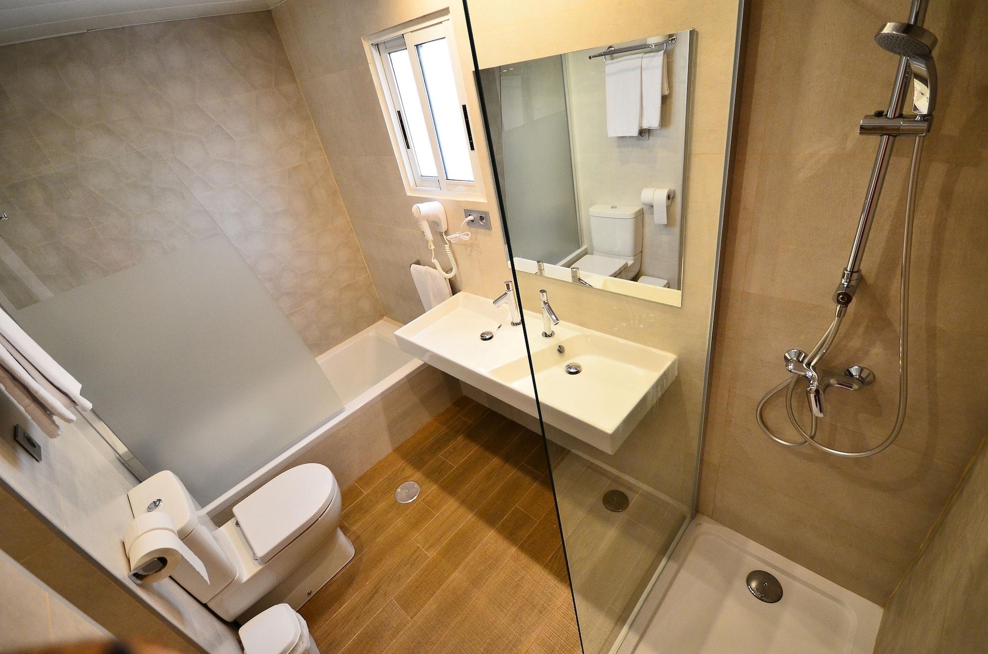 Olympus Hotel 4*
